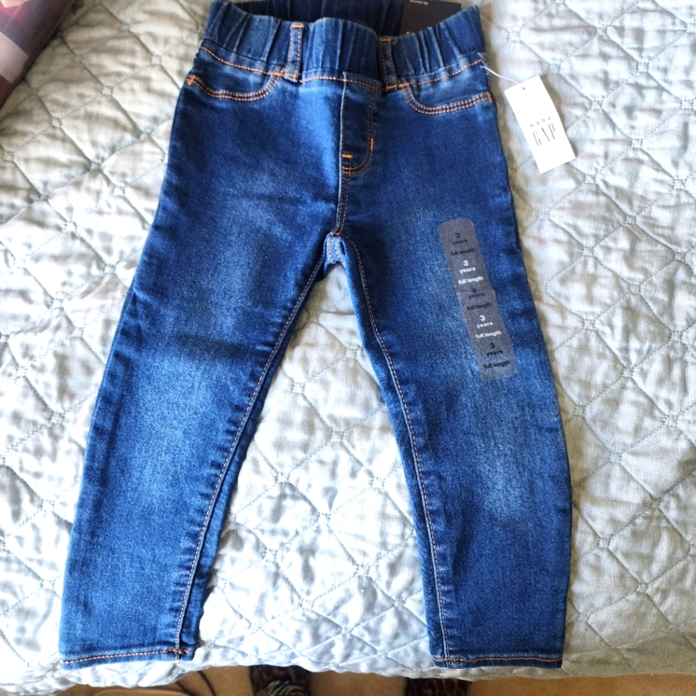 Gap 3T high stretch jegging in medium wash color denim